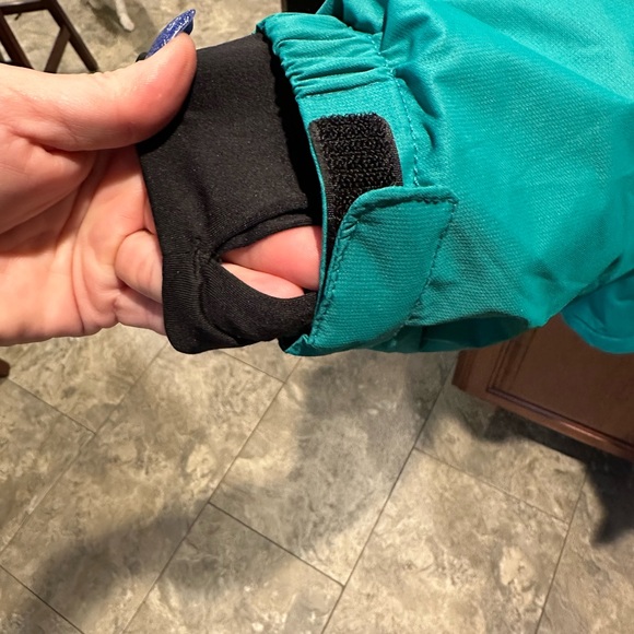 Women’s Ski Jacket - Picture 3 of 5